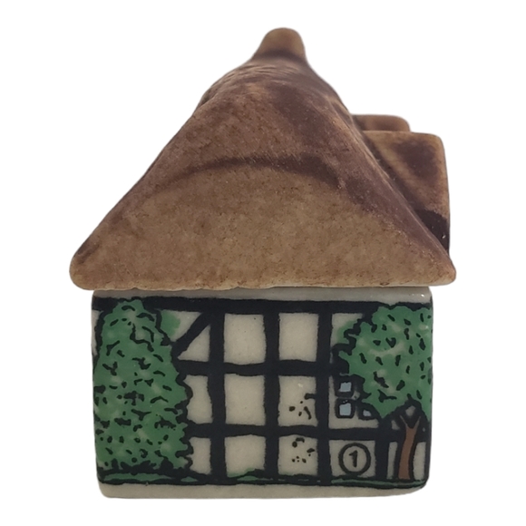 Wade England Figurines Whimsey On Why Pump Cottage #1 - Picture 4 of 9